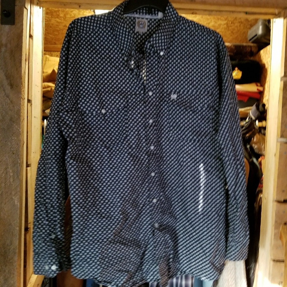 Cinch Classic Fit 2XL shirt.